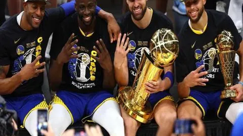 曼联内部要求清除阻碍管理层变革的“问题球员”